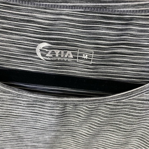 Zyia Grey Striped Short Sleeve Activewear Workout Athletic Running - Picture 3 of 3